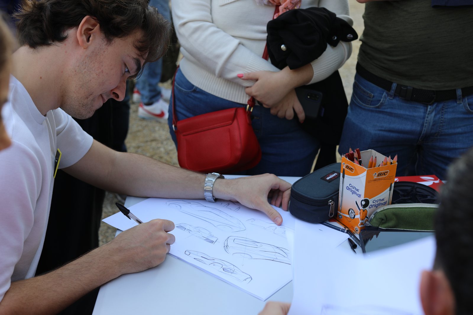 Efe Arabacı sketching concept cars